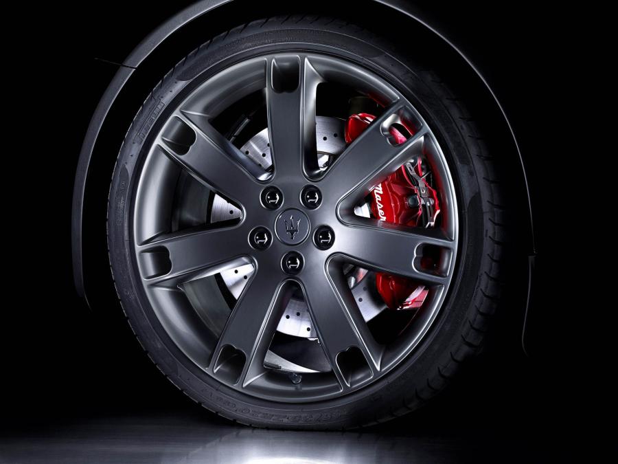  Maserati Quattroporte Sport GT 2009 года  (фото 8 из 27)